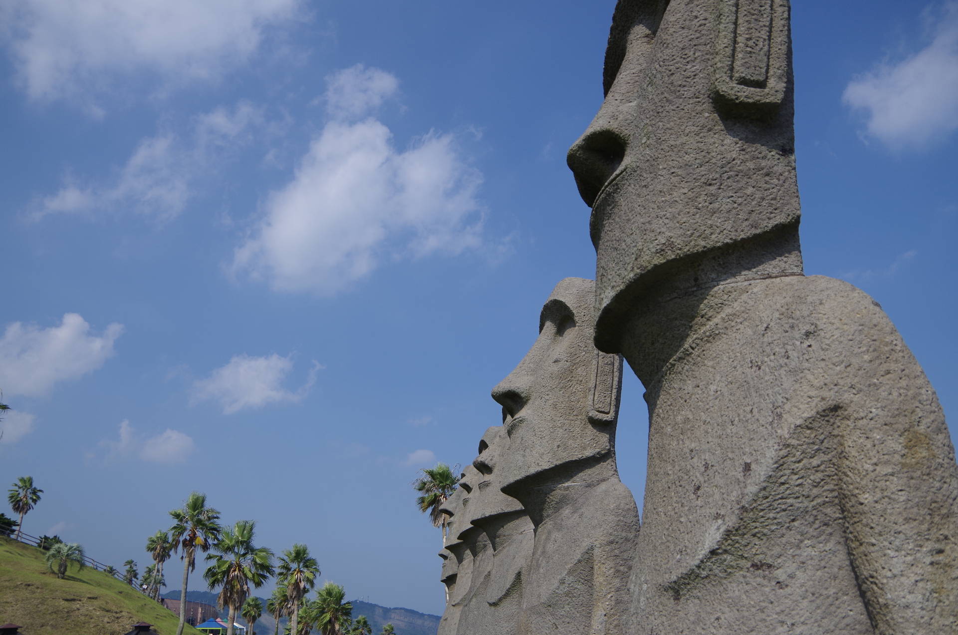 宮崎のモアイ像